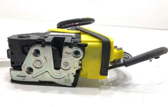 KIA Sportage Rear door lock 81420F1210