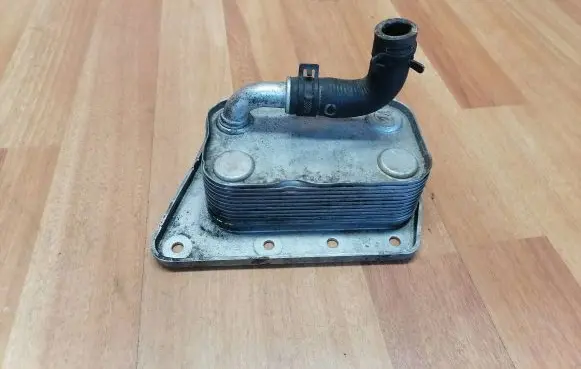 Jeep Cherokee III KJ Engine oil radiator 41212037F 3232048