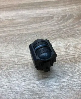Volkswagen PASSAT B5 Light switch 3B0941333C