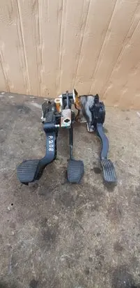 Peugeot 208 Accelerator throttle pedal 9671433780