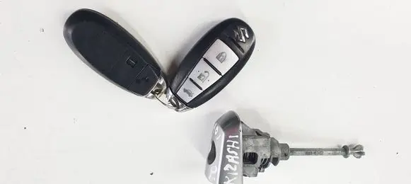 Suzuki Kizashi Ignition key/card TS008
