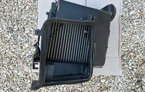 A/C cooling radiator (condenser)