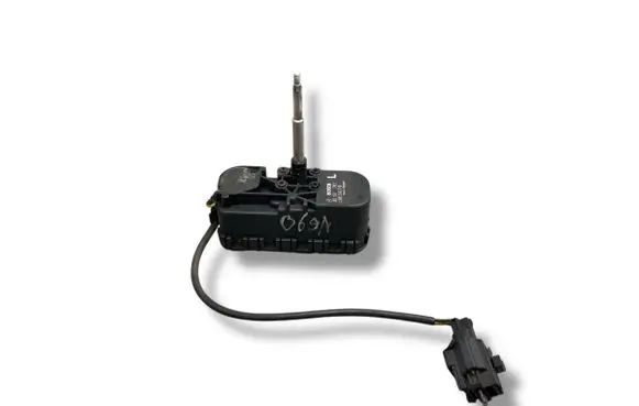 Volvo S60 Headlight wiper motor 0390206219