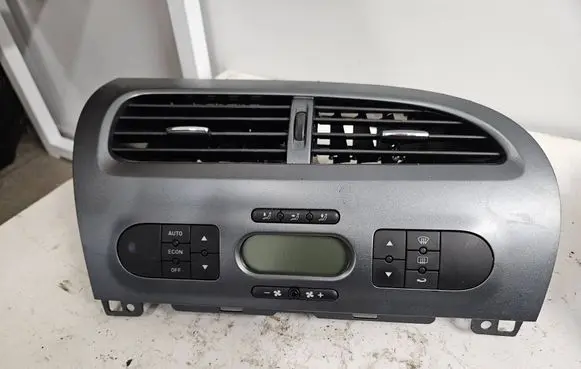 Seat Leon (1P) Dash center air vent grill 1P1819110 1P1819110B