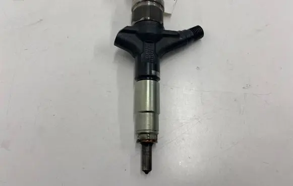 Fuel injector