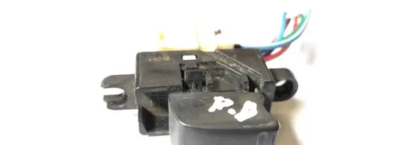 Nissan Almera Tino Electric window control switch