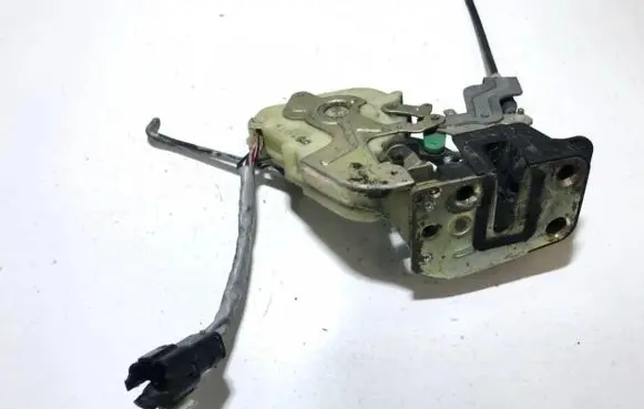 KIA Sorento Front door lock