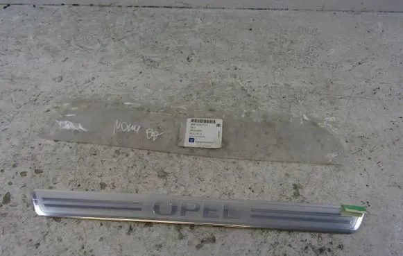 Opel Crossland X Front sill trim cover 13267113