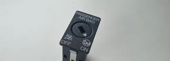 Skoda Superb B8 (3V) Passenger airbag on/off switch 
