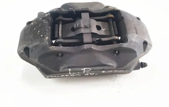 Volkswagen Touareg I Front brake caliper