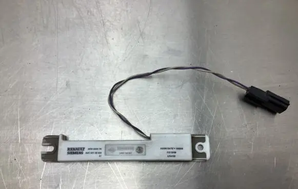 Renault Laguna III Aerial antenna amplifier 285900007R A2C53158506
