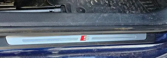 Audi A4 S4 B9 sill trim set (inner) brak