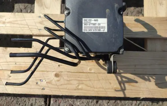 BMW 7 F01 F02 F03 F04 ABS Pump 34516777697-01