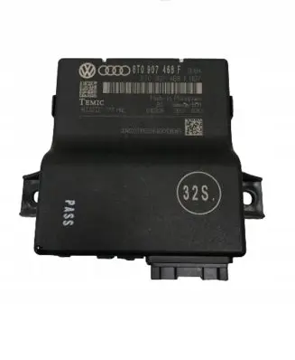 Audi A5 8T 8F Gateway control module 8T0907468F