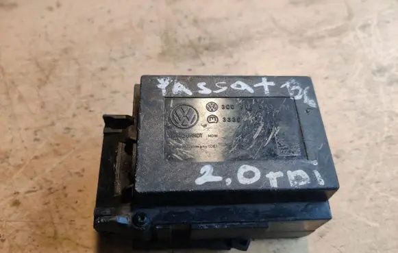 Volkswagen PASSAT B6 Ignition lock 3C0905843