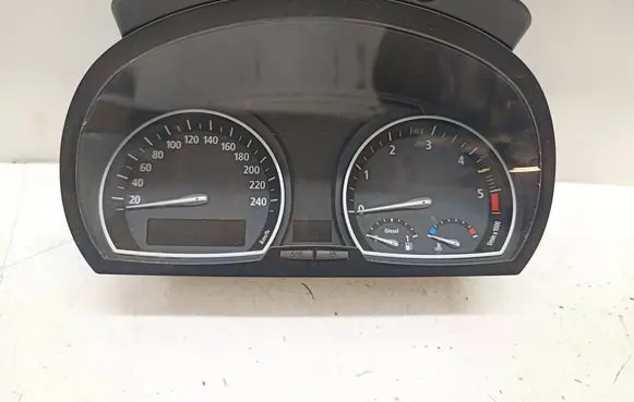 BMW X3 E83 Speedometer (instrument cluster) 102463122 25811510 3451582