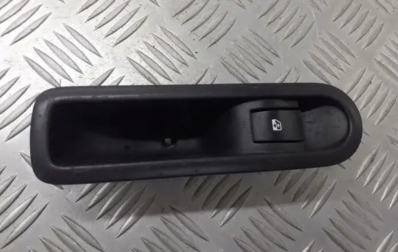 Renault Scenic II - Grand scenic II Quarter vent window switch 156013870