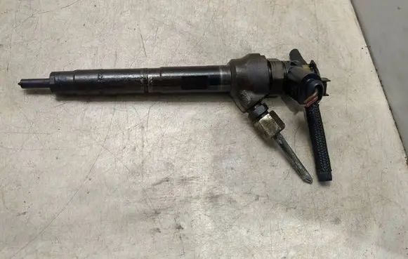 Skoda Octavia Mk3 (5E) Fuel injector 0445110477