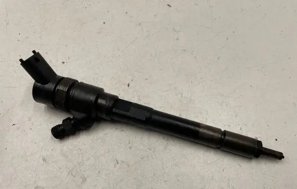 KIA Carens II Fuel injector 0445110258