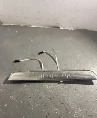 Mercedes-Benz A W176 Front sill trim cover A0495451128