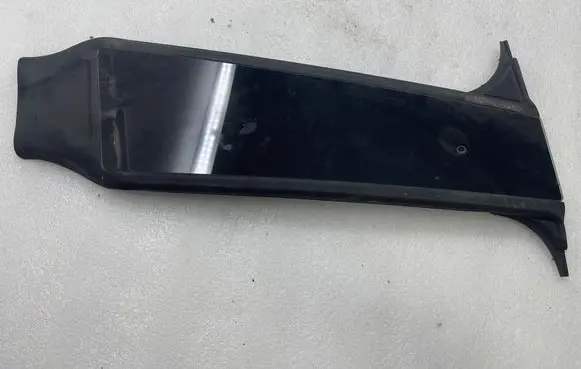 Tesla Model Y (B) Pillar trim (exterior) 201210418 151625500E ED423322001256