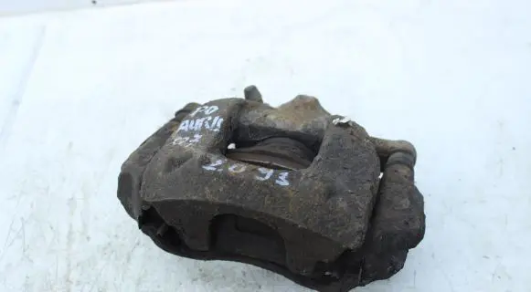 Toyota Auris 150 Front brake caliper