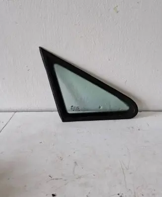 Seat Alhambra (Mk1) Front triangle window/glass 43R001100 DOT249AS2M24