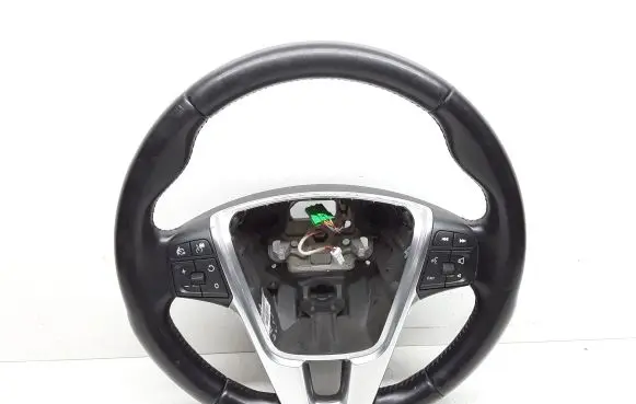 Volvo V40 Steering wheel P31250592