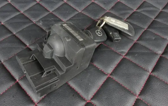 Mercedes-Benz Sprinter W906 Ignition lock A9069050700 3300307000 301715552806106