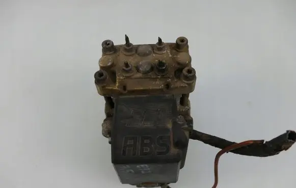BMW 7 E32 ABS Pump 1157874
