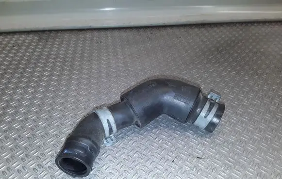 Mercedes-Benz A W169 Breather hose/pipe A6400100382