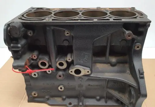 Volkswagen Golf VI Engine block CAX