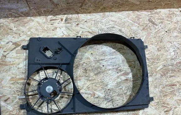 Ford Transit Radiator cooling fan shroud 97133848