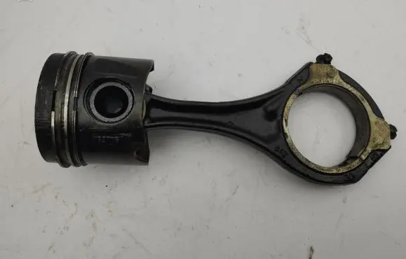 Mercedes-Benz ML W164 Piston with connecting rod