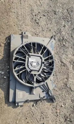 Volvo XC70 Electric radiator cooling fan 30645012