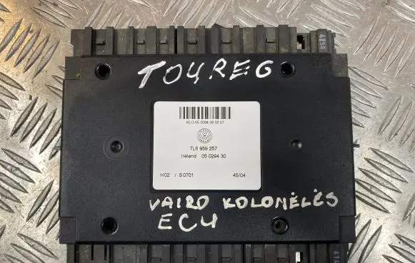 Volkswagen Touareg I Steering rack control module 7L6959257 05029430 050294300207