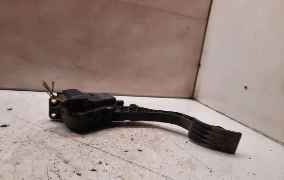 Ford Focus C-MAX Accelerator throttle pedal 3M519F836AF 6PV00864110