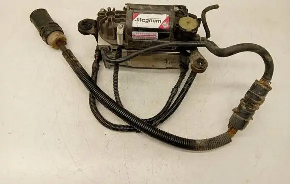 Audi A8 S8 D3 4E Air suspension compressor/pump