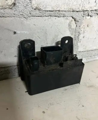 Mercedes-Benz E W211 Glow plug pre-heat relay