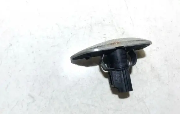 Volvo S60 Front fender indicator light 8658944