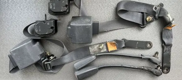 Nissan Patrol Y60 Front seatbelt 8684525J16 8684425J16 8684206J06