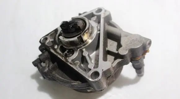 Citroen C4 II Vacuum pump