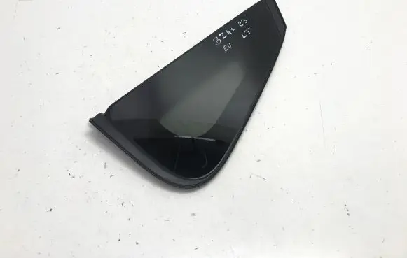 Toyota bZ4X Rear side window