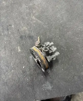 Hyundai i30 Power steering pump 81162456