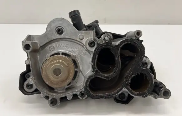 Volkswagen Polo V 6R Water pump 04E121042AD 162479FT