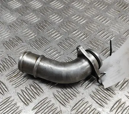 Porsche Cayenne (9Y0 9Y3) Engine coolant pipe/hose 06M121137N