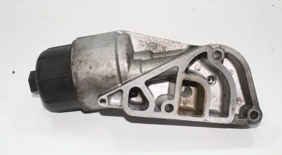 Maserati Ghibli Oil filter mounting bracket 