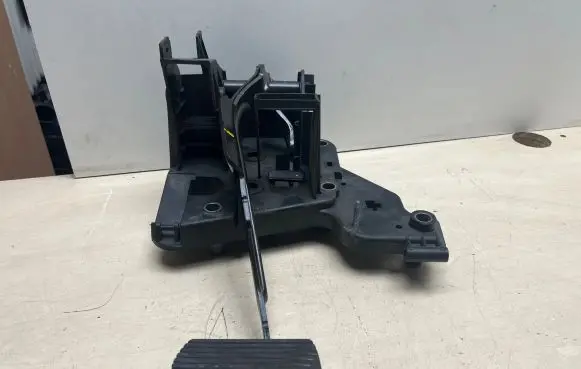 Peugeot 407 Brake pedal 9654751180 E010205