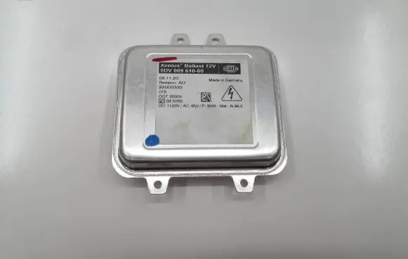 Mercedes-Benz Vito Viano W639 Headlight ballast module Xenon 5DV00961000