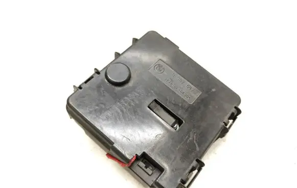 BMW X3 E83 Battery relay fuse 8387547 6936961